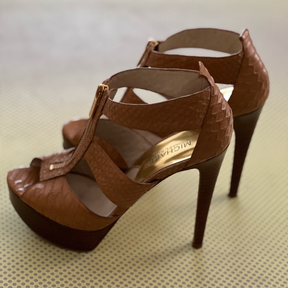 Super sexy tan leather Michael Kors platforms
